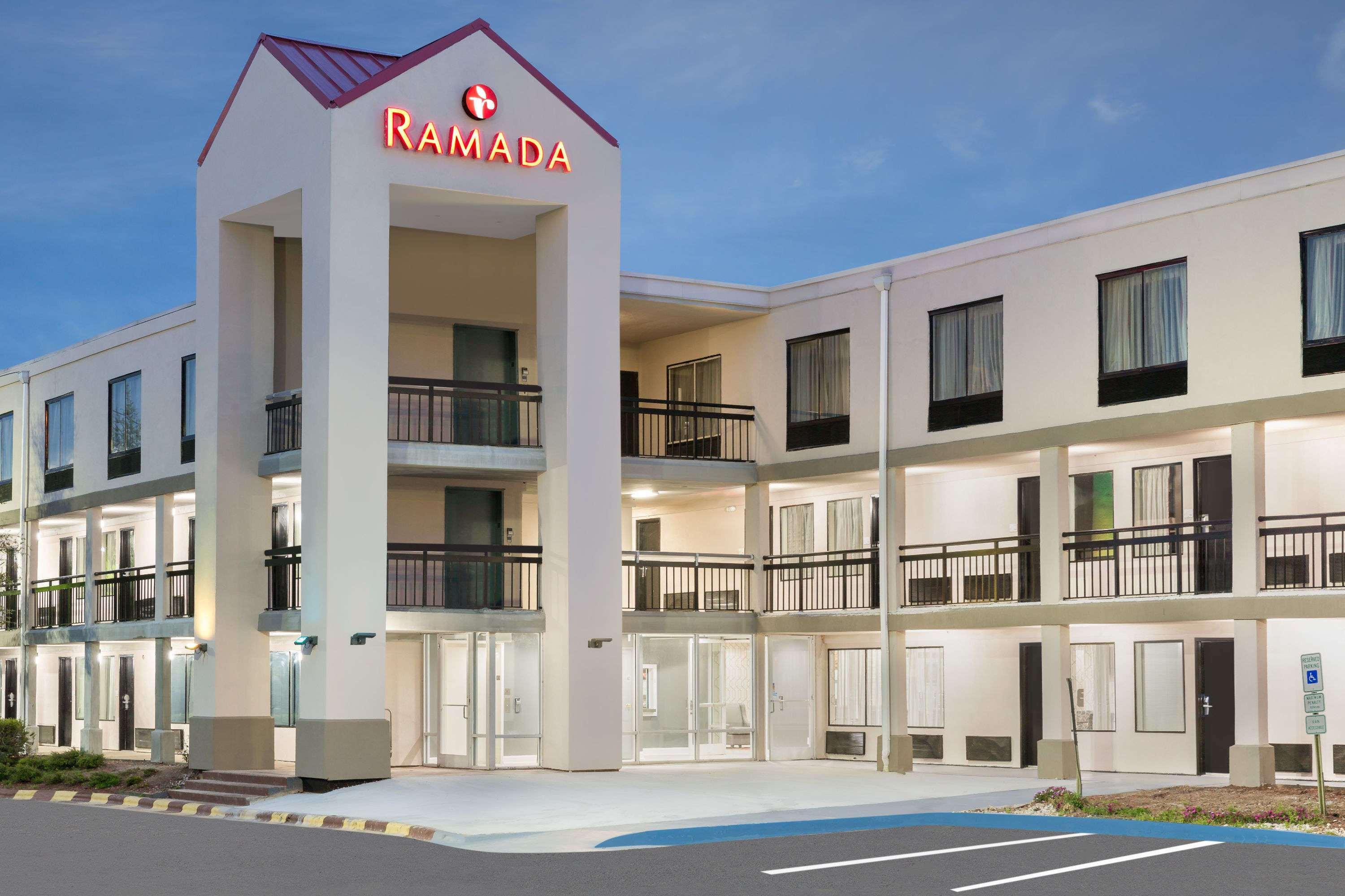 Clarion Pointe - Greensboro Coliseum Area المظهر الخارجي الصورة