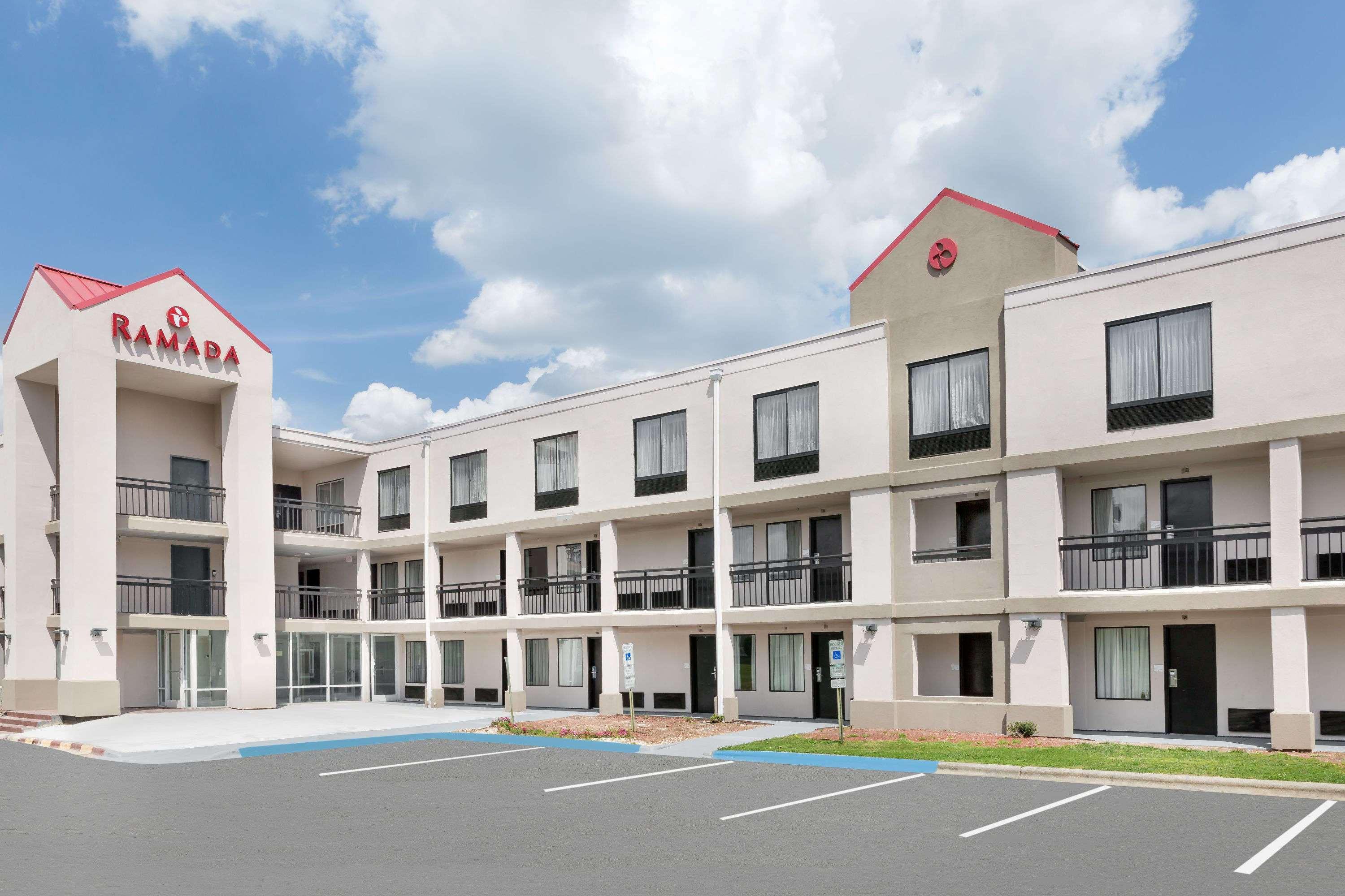 Clarion Pointe - Greensboro Coliseum Area المظهر الخارجي الصورة