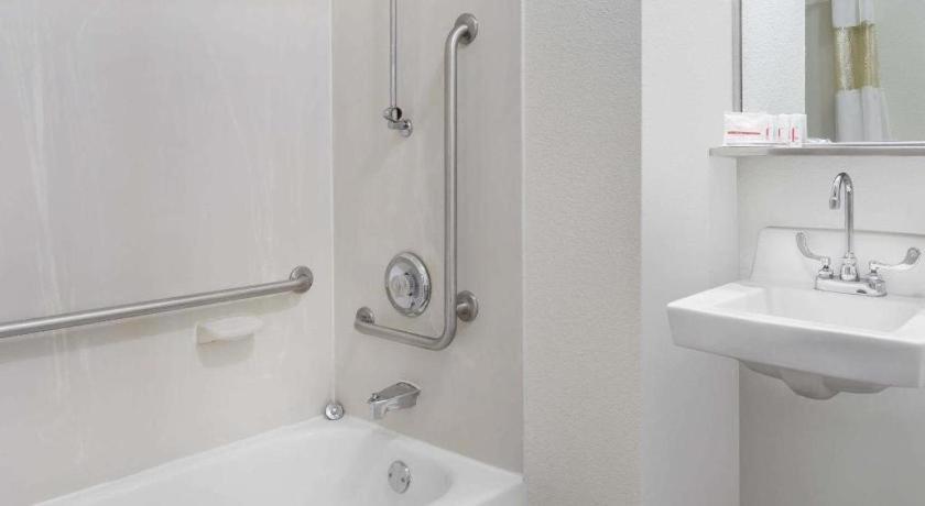 Clarion Pointe - Greensboro Coliseum Area المظهر الخارجي الصورة