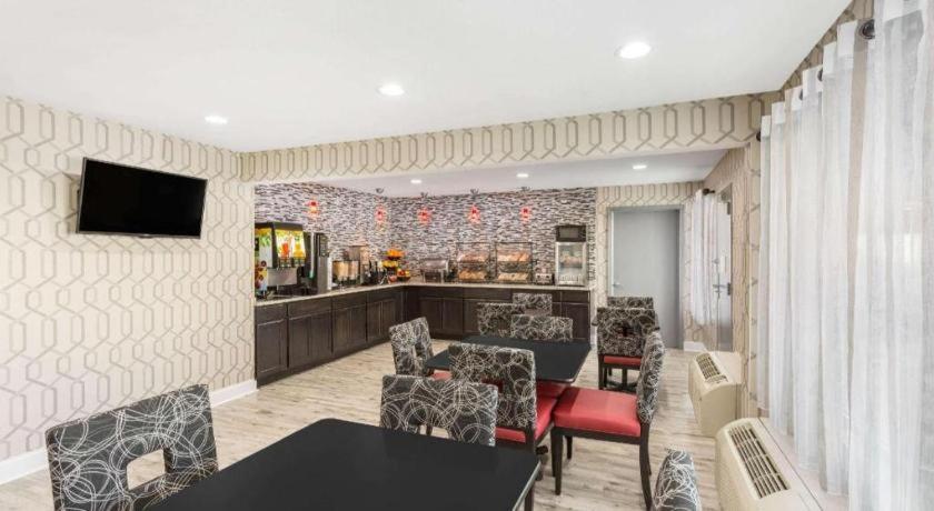 Clarion Pointe - Greensboro Coliseum Area المظهر الخارجي الصورة