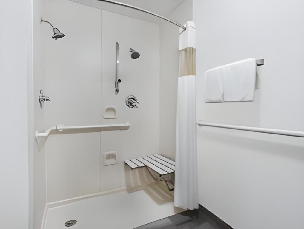Clarion Pointe - Greensboro Coliseum Area المظهر الخارجي الصورة